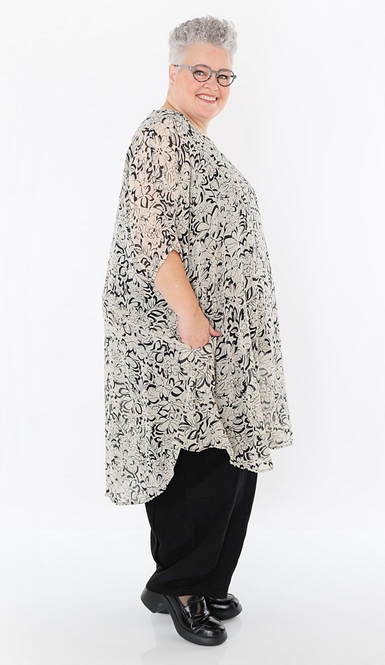 Sommer Big Shirt in gerundeter Form aus durchsichtiger Chiffon Qualität
