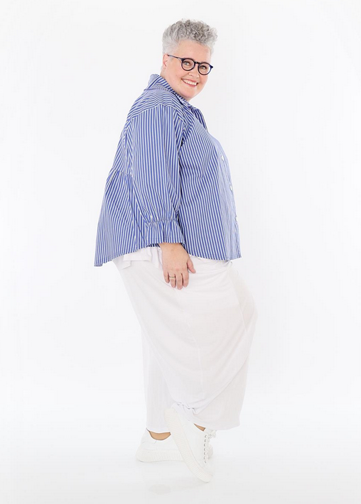 Sommer Bluse in gerundeter Form aus feiner Popeline Qualität in 2 Farben