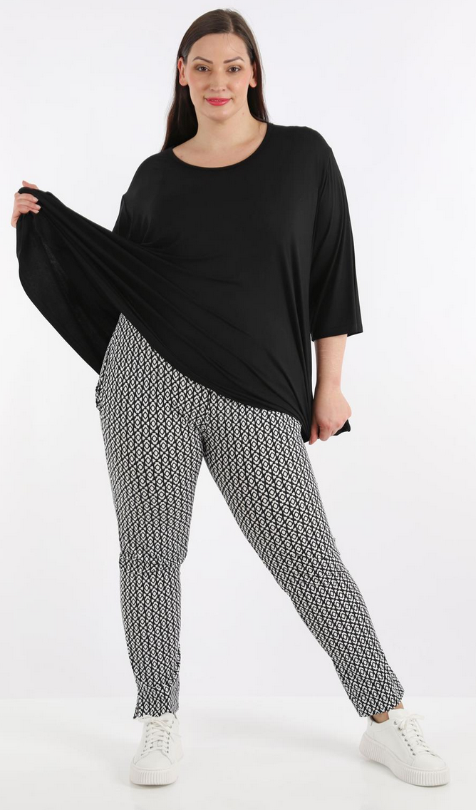 Sommer Hose in gerader Form aus feiner Traveller Qualität