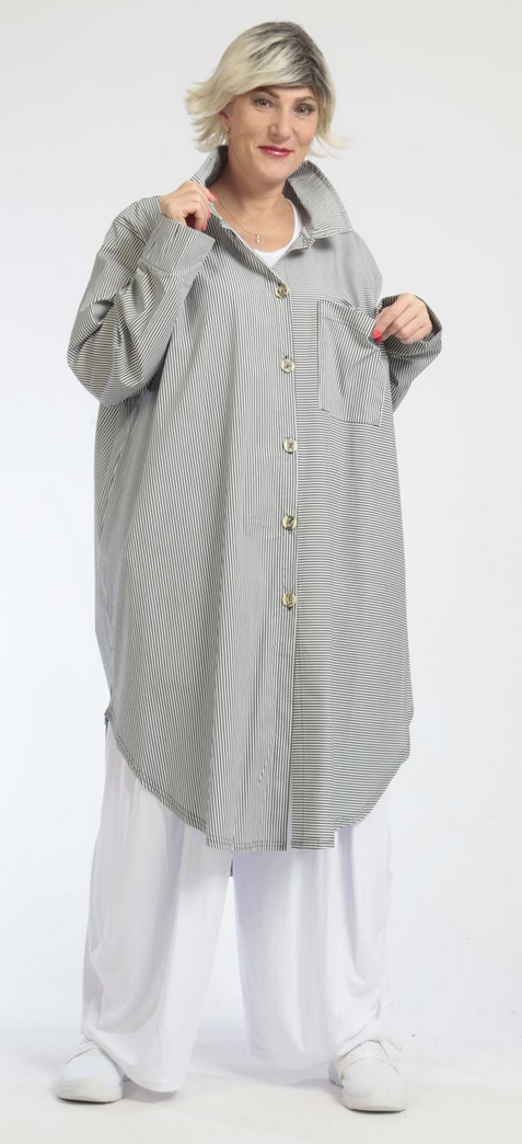 Alltags Bluse in gerundeter Form aus feiner Popeline Qualität