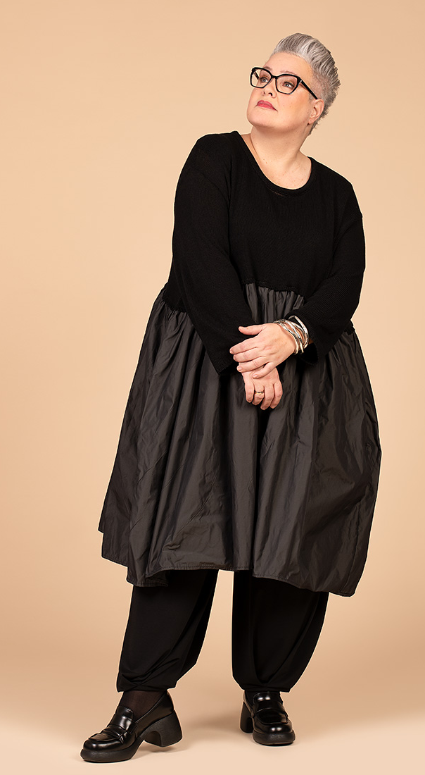 Übergangs Kleid in Ballon Form aus weicher Strick Qualität