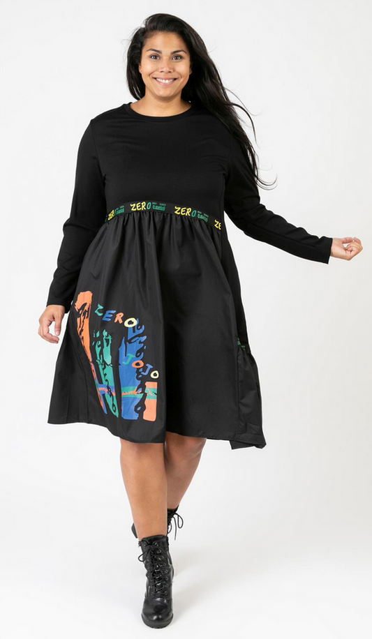 Medi Kleid mit Appliaktionen in 2 Farben