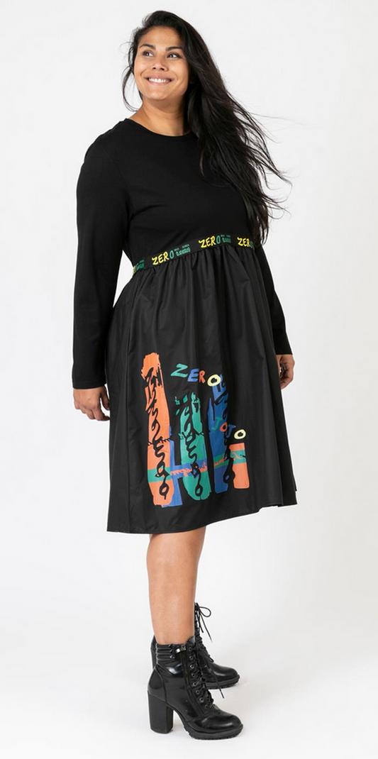 Medi Kleid mit Appliaktionen in 2 Farben