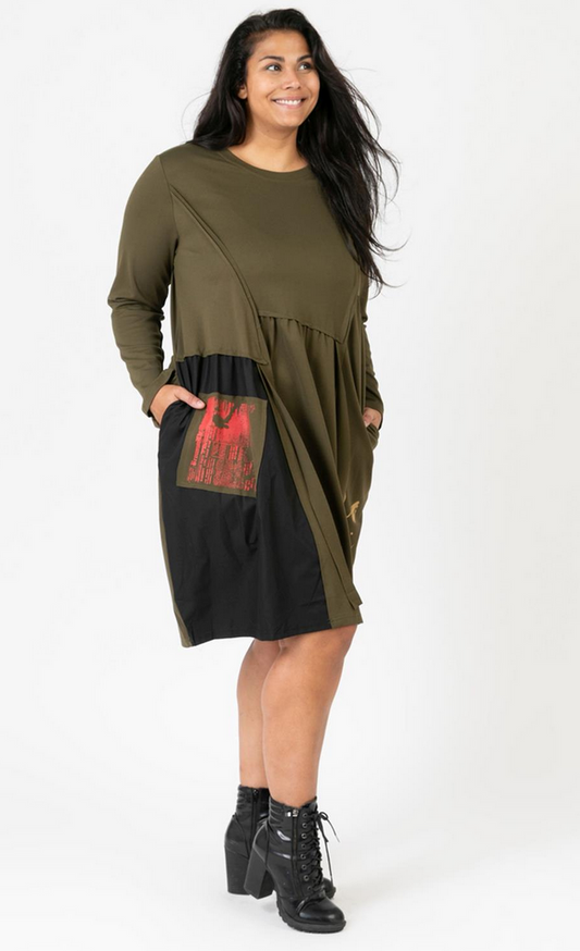 Medi Kleid mit Appliaktionen in 2 Farben