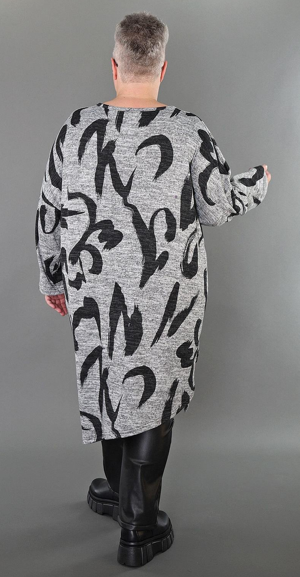 NEU Übergangs Big Shirt in asymmetrischer Form aus weicher Feinstrick Qualität