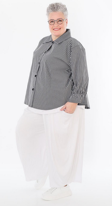 Sommer Bluse in gerundeter Form aus feiner Popeline Qualität in 2 Farben