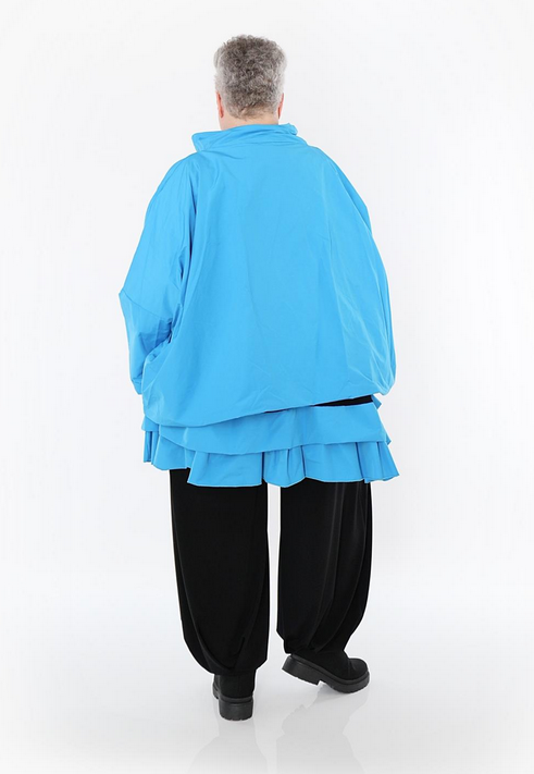 Ganzjahr Jacke in kastiger Form aus feiner Memorytaft Qualität