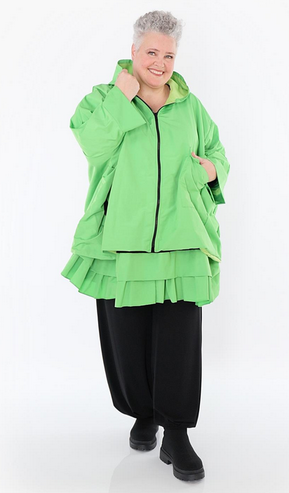 Ganzjahr Jacke in kastiger Form aus feiner Memorytaft Qualität in verschiedenen Farben