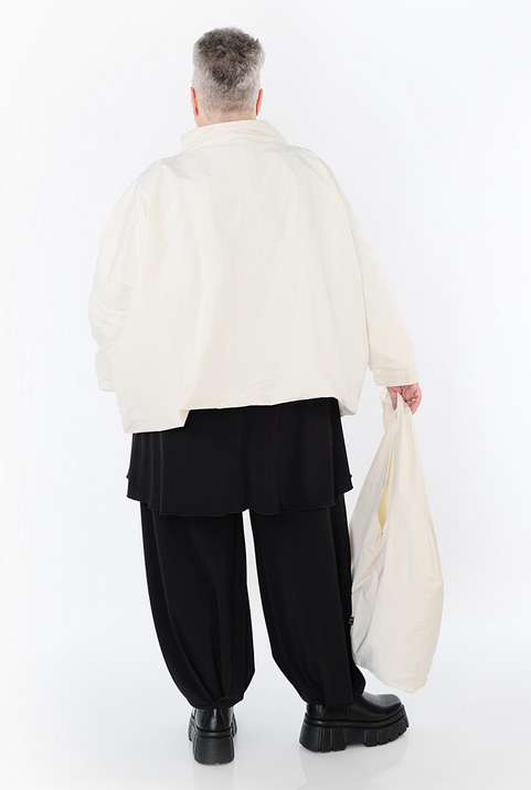 NEU Ganzjahr Jacke in kastiger Form aus feiner Memorytaft Qualität in 3 Farben