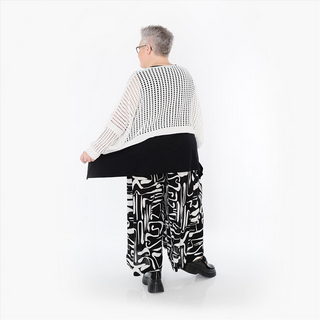Ganzjahr Überwurf in kastiger Form aus feiner Strick Qualität in 2 Farben