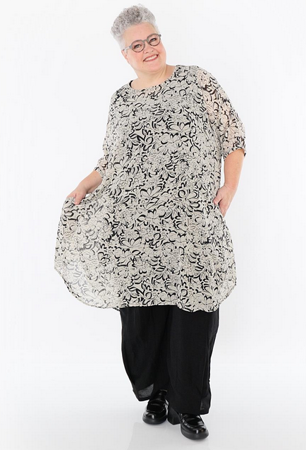 Sommer Big Shirt in gerundeter Form aus durchsichtiger Chiffon Qualität