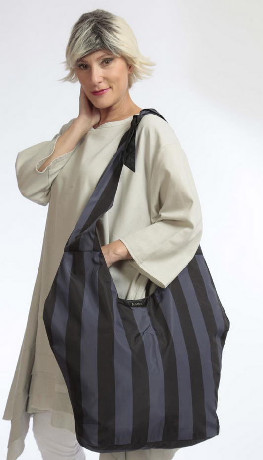 Große Tasche aus Memorytaft - Large pocket made of memory taffeta