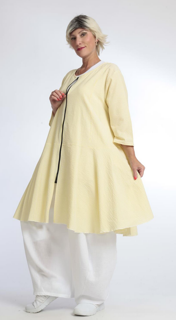 Sommer Jacke in gerundeter Form aus weicher Seersucker Qualität