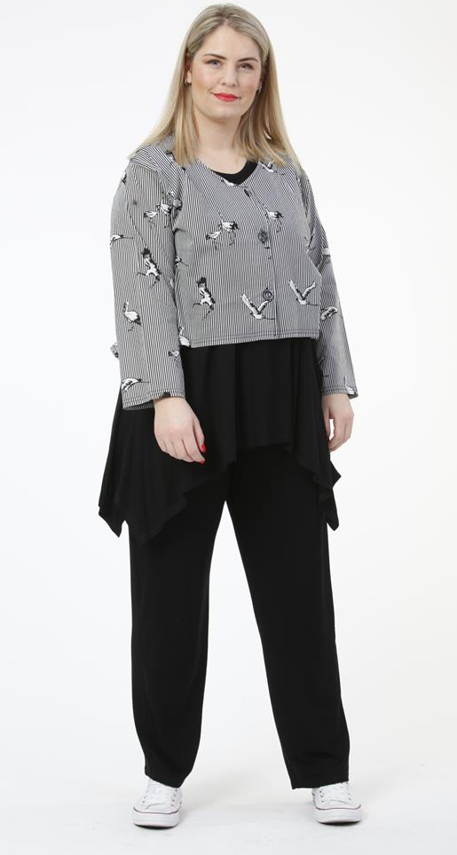 Kurzes Jäckchen aus weichem Baumwollmaterial - Short jacket made of soft cotton fabrics