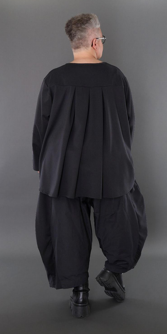 Ganzjahr Shirt in gerundeter Form aus feiner Milano Qualität