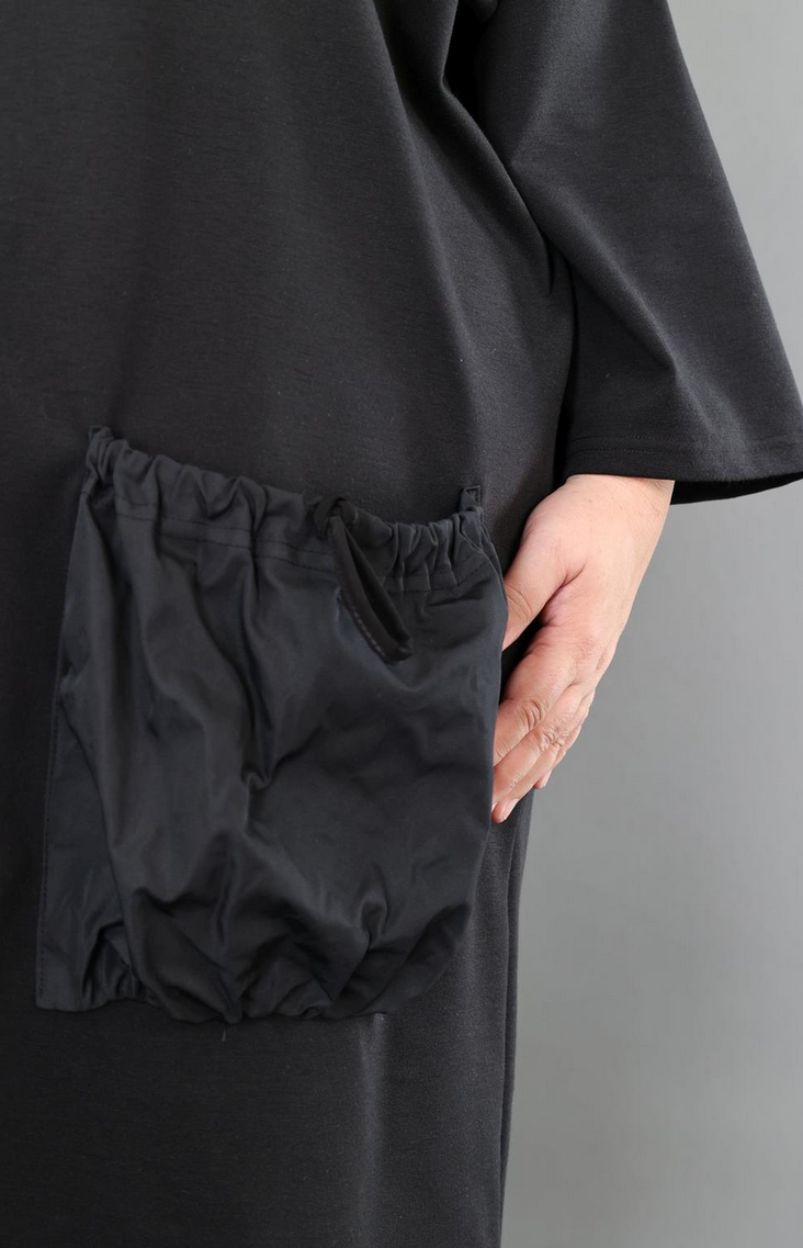 Ganzjahr Kleid in gerader Form aus feiner Jacquard Qualität