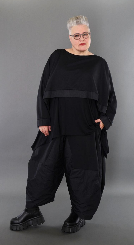 Ganzjahr Überwurf in kastiger Form aus feiner Jacquard Qualität