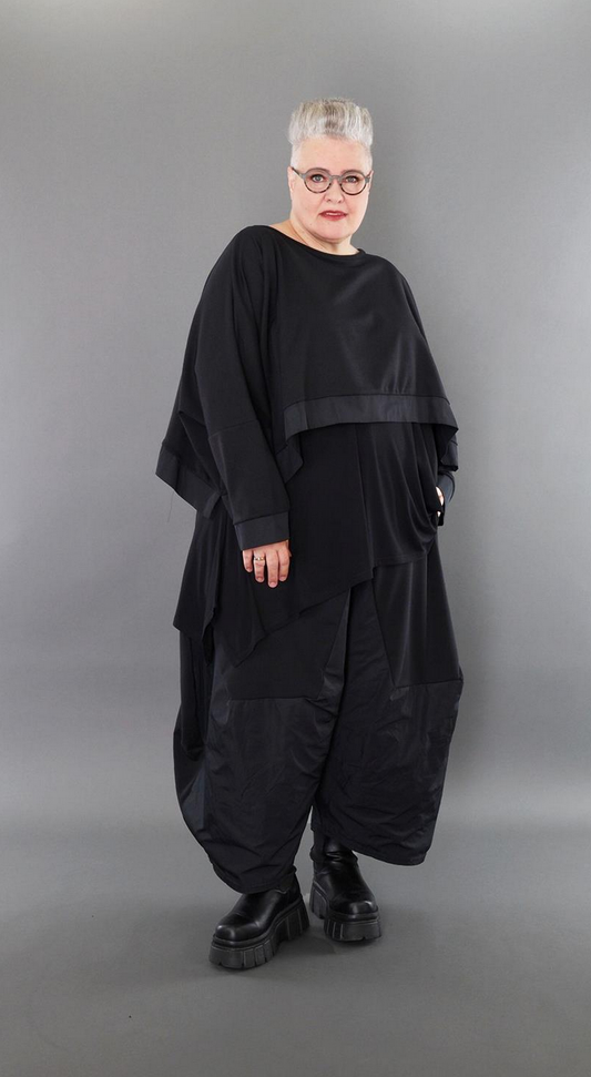 Ganzjahr Überwurf in kastiger Form aus feiner Jacquard Qualität