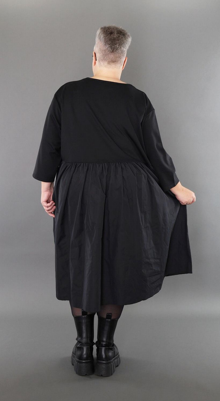Ganzjahr Kleid in Ballon Form aus feiner Jacquard Qualität