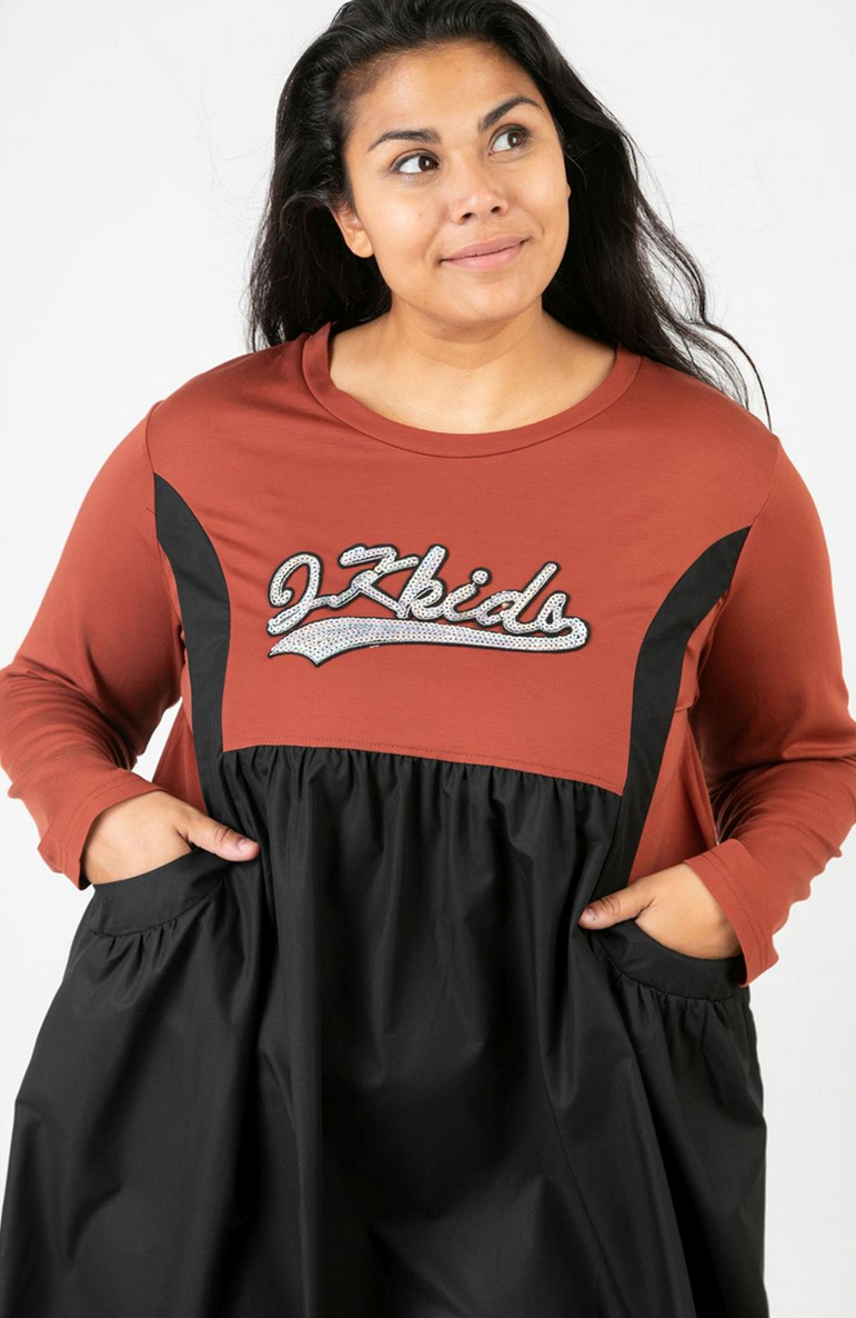 Kleid Mix Memory Jersey mit Pailleten Applikation in 2 Farben
