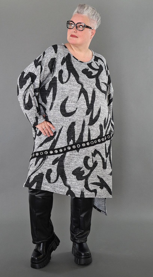 NEU Übergangs Big Shirt in asymmetrischer Form aus weicher Feinstrick Qualität