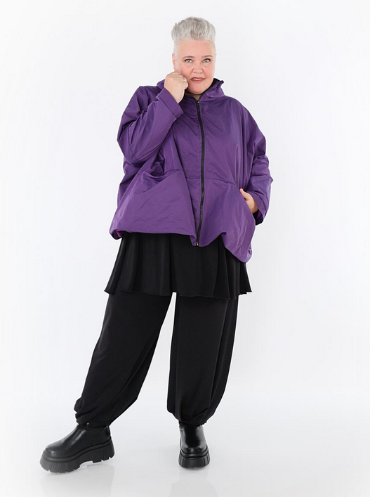 NEU Ganzjahr Jacke in kastiger Form aus feiner Memorytaft Qualität in 3 Farben