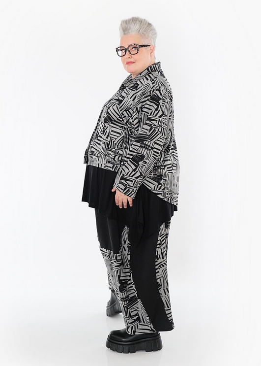 NEU Winter Jacke in gerundeter Form aus warmer Jacquard Qualität