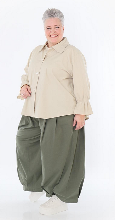Sommer Bluse in gerundeter Form aus feiner Popeline Qualität in verschiedenen Farben