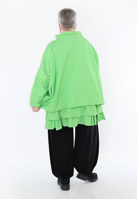 Ganzjahr Jacke in kastiger Form aus feiner Memorytaft Qualität