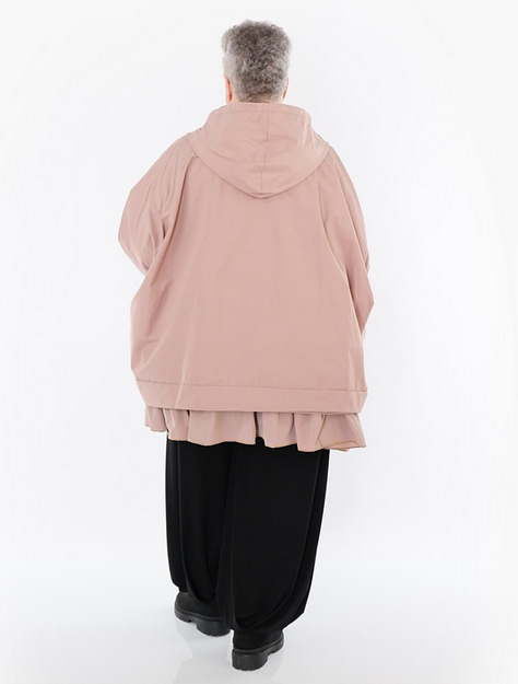 Ganzjahr Jacke in kastiger Form aus feiner Memorytaft Qualität in verschiedenen Farben