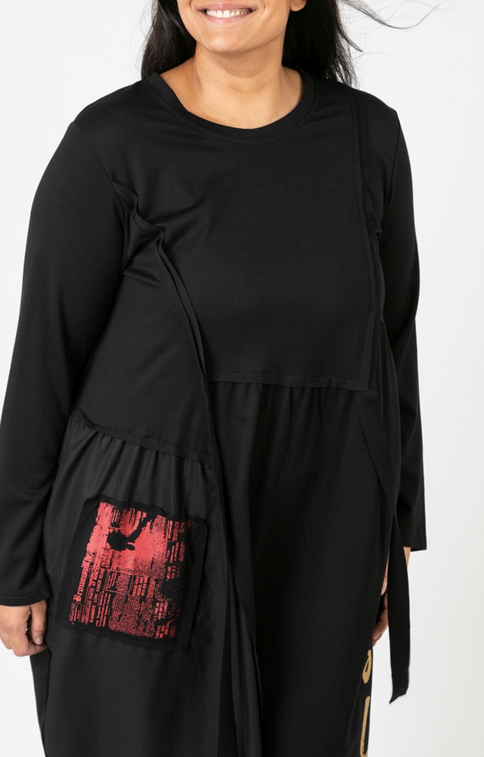 Medi Kleid mit Appliaktionen in 2 Farben